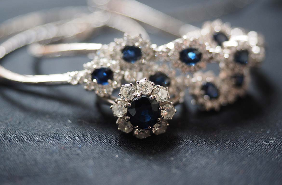ring necklace jewellery silver earrings gem 1287223 pxhere